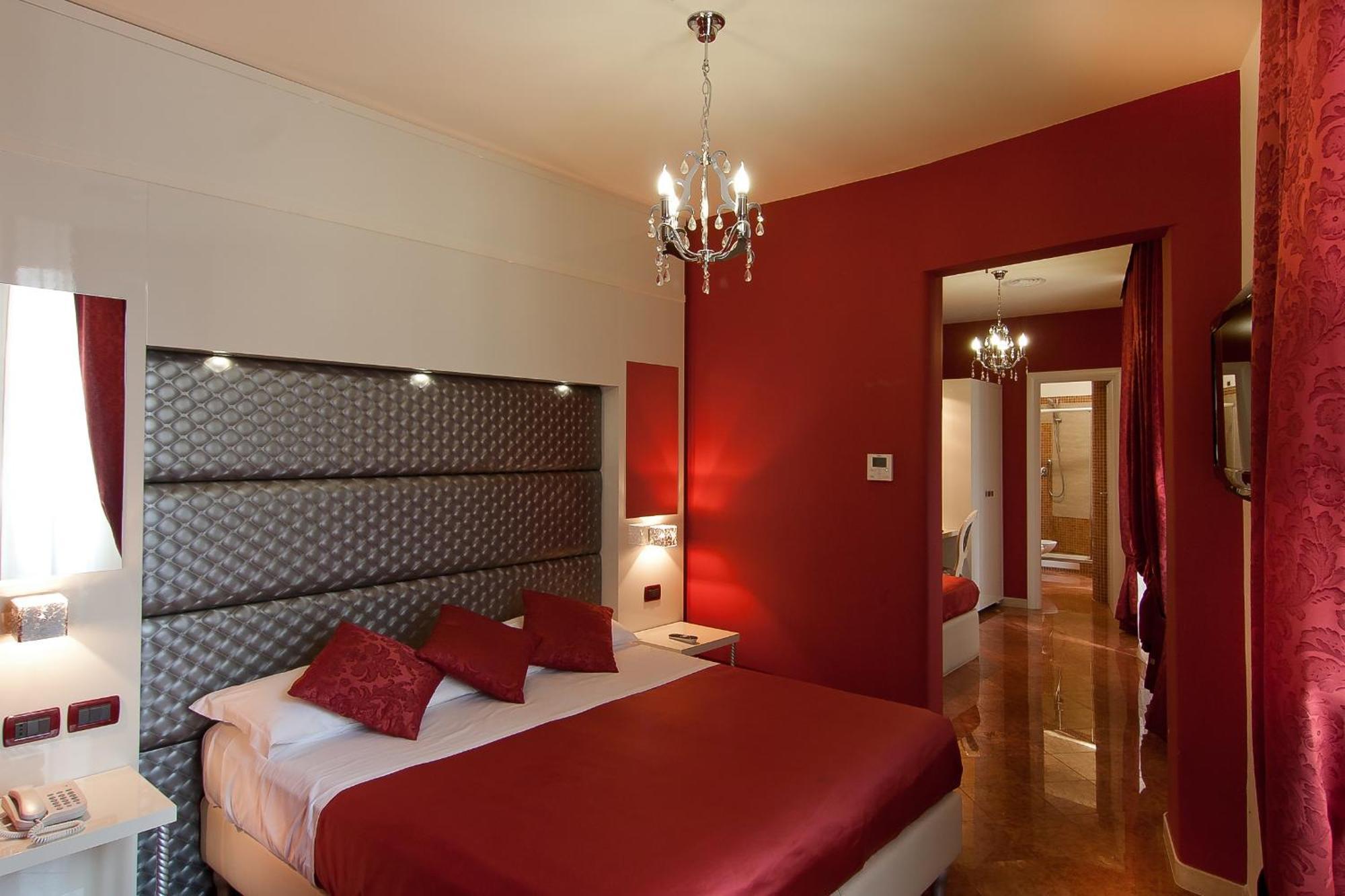 Hotel Fellini A Fontana Di Trevi 3*
