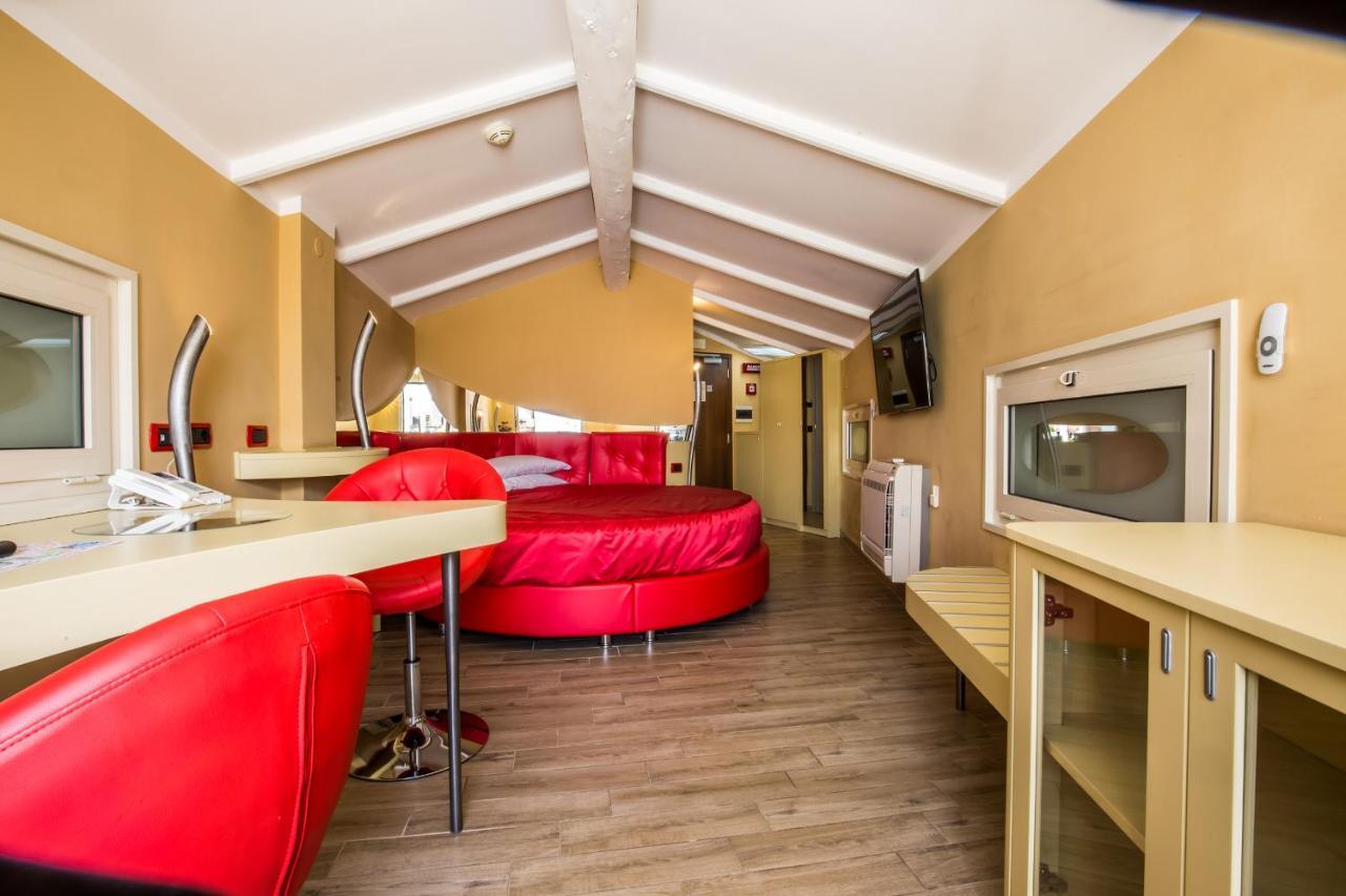 Hotel Fellini Rome
