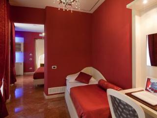 Fellini Hotel 3*